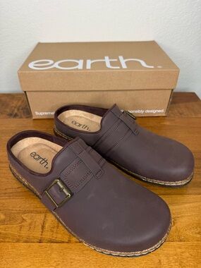 Earth Water-Resistant Clogs - Evelin Brown Women’s Size 9